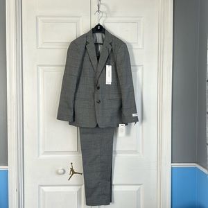 New w/tags Boys Slimfit Calvin Klein suit size 12